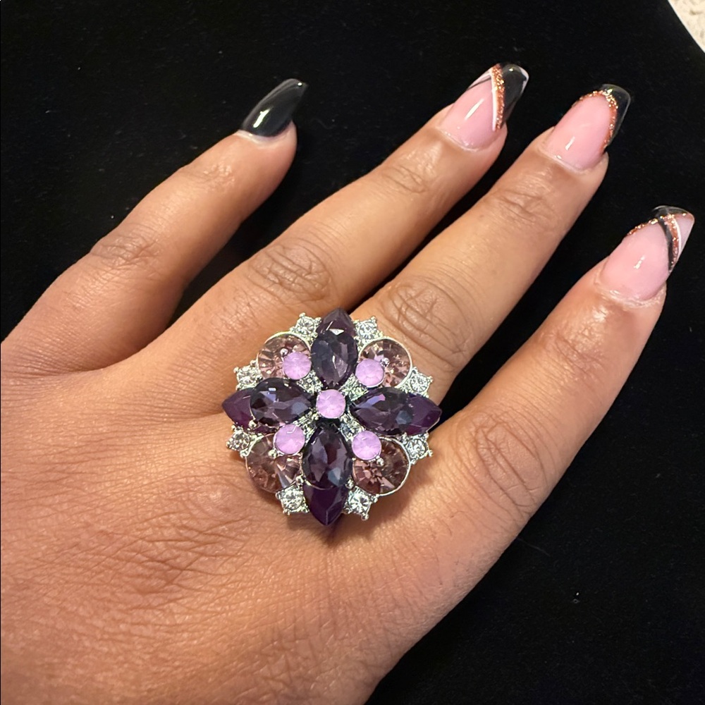NWT Purple/White Floral Ring - Picture 5 of 5